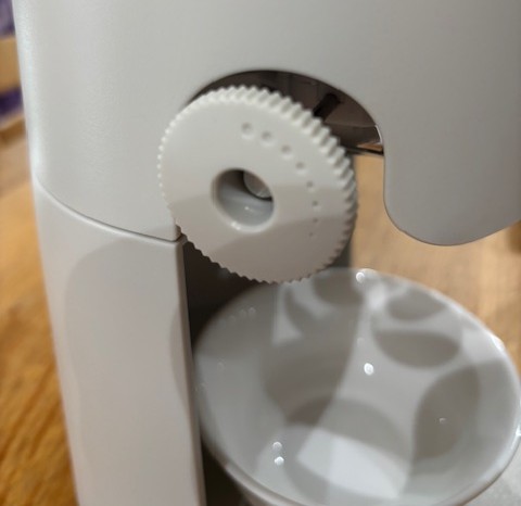 手動とろ雪かき氷器の調節ダイヤル