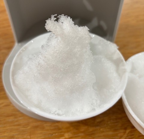 手動とろ雪かき氷器で作ったかき氷